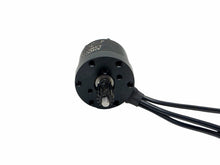 Load image into Gallery viewer, Dlux Stumpy Brushless 2200KV Outrunner Motor For 1/10 Scale Crawler #18934
